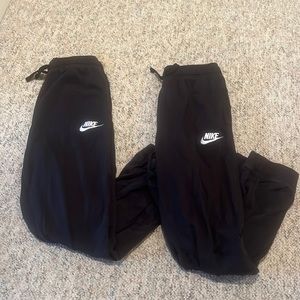 Kids black Nike jogger sweatpants